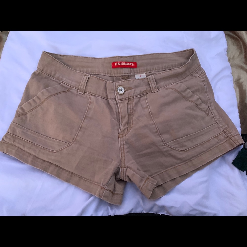 Shorts - Picture 2 of 6